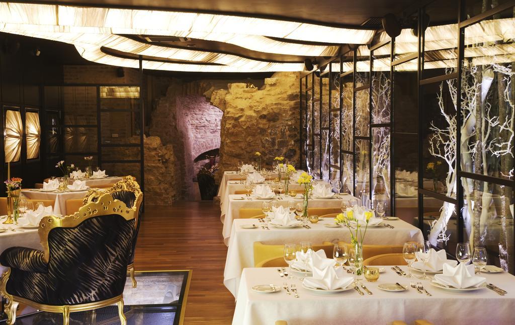Royal Square Hotel & Suites Riga Restaurant foto