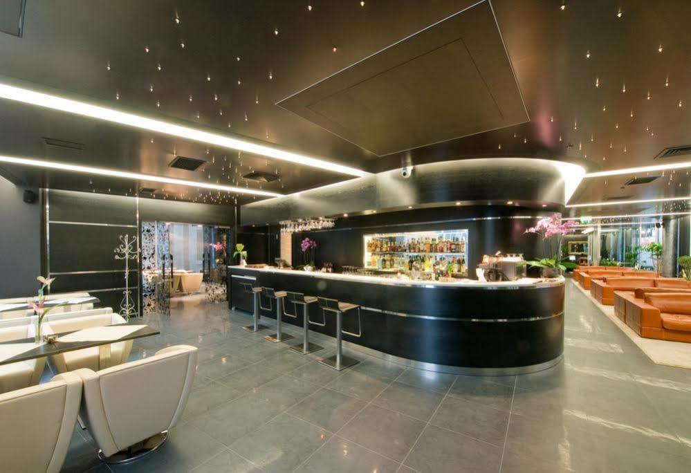 Royal Square Hotel & Suites Riga Buitenkant foto