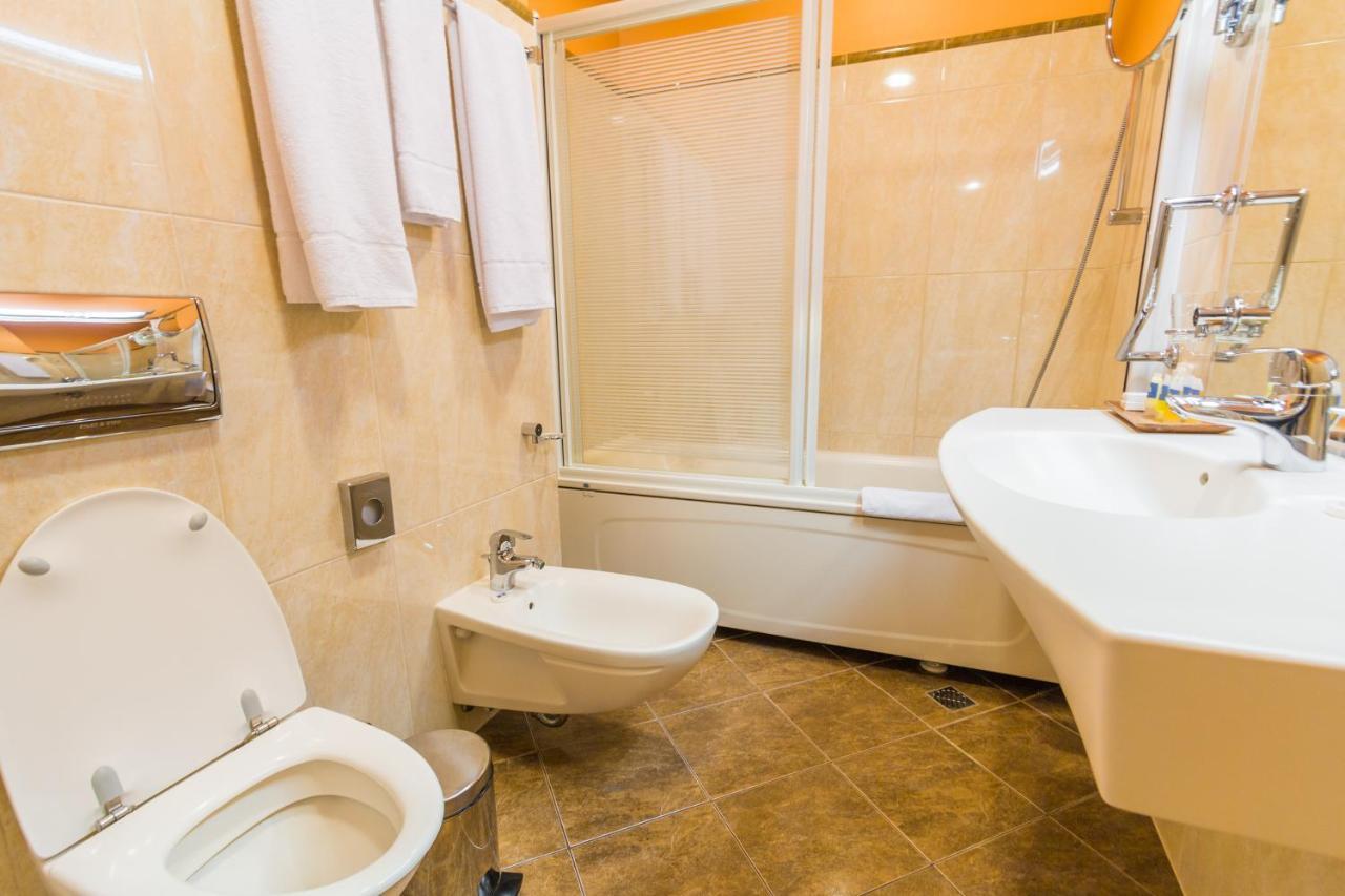 Royal Square Hotel & Suites Riga Buitenkant foto