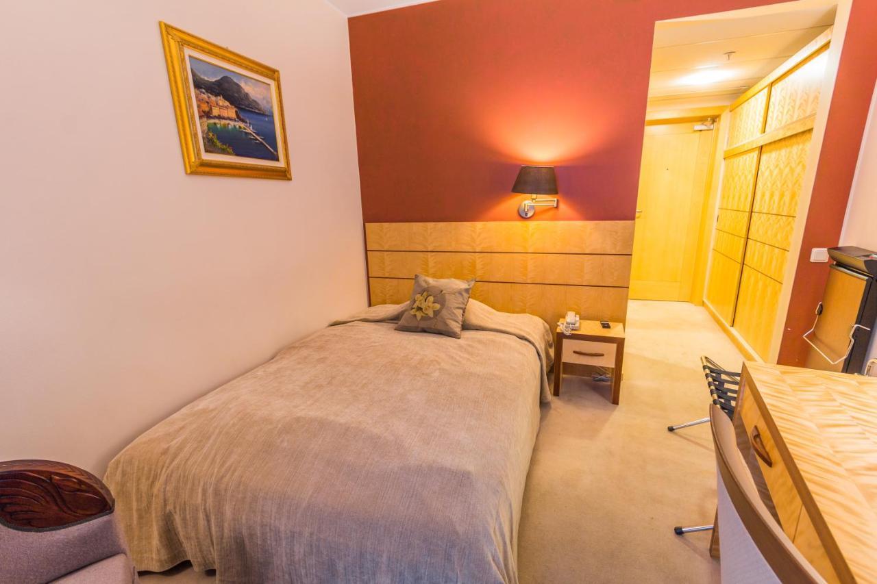 Royal Square Hotel & Suites Riga Buitenkant foto