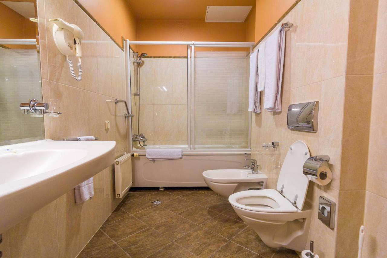 Royal Square Hotel & Suites Riga Buitenkant foto