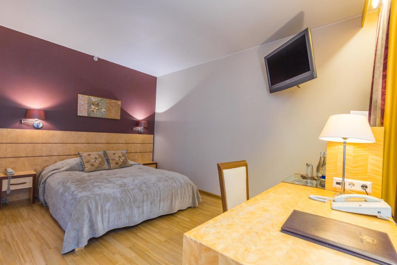 Royal Square Hotel & Suites Riga Buitenkant foto