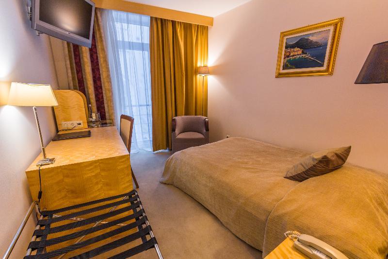 Royal Square Hotel & Suites Riga Buitenkant foto